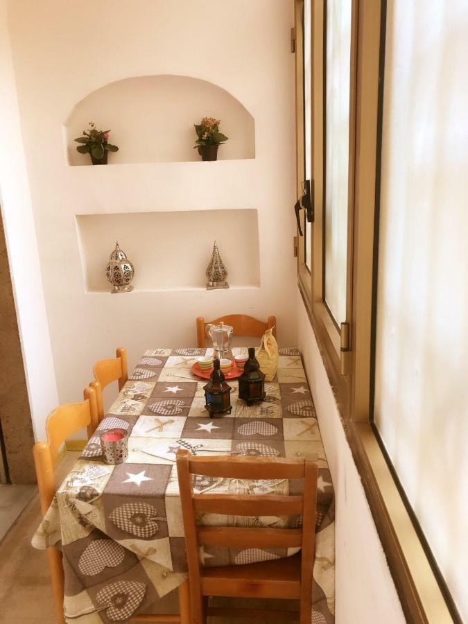 Bilocale Via Nardones Naples